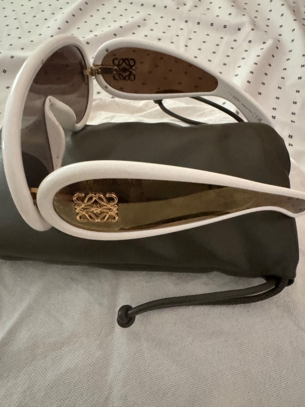 Loewe LW401081 25G Mirror Acetate Shield Sunglasses - Picture 5 of 10